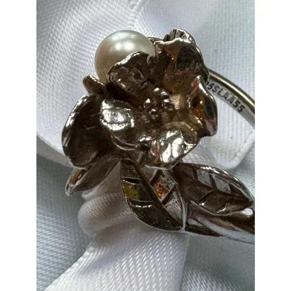 Hawthorn With Pearl Ring by Trollbeads.